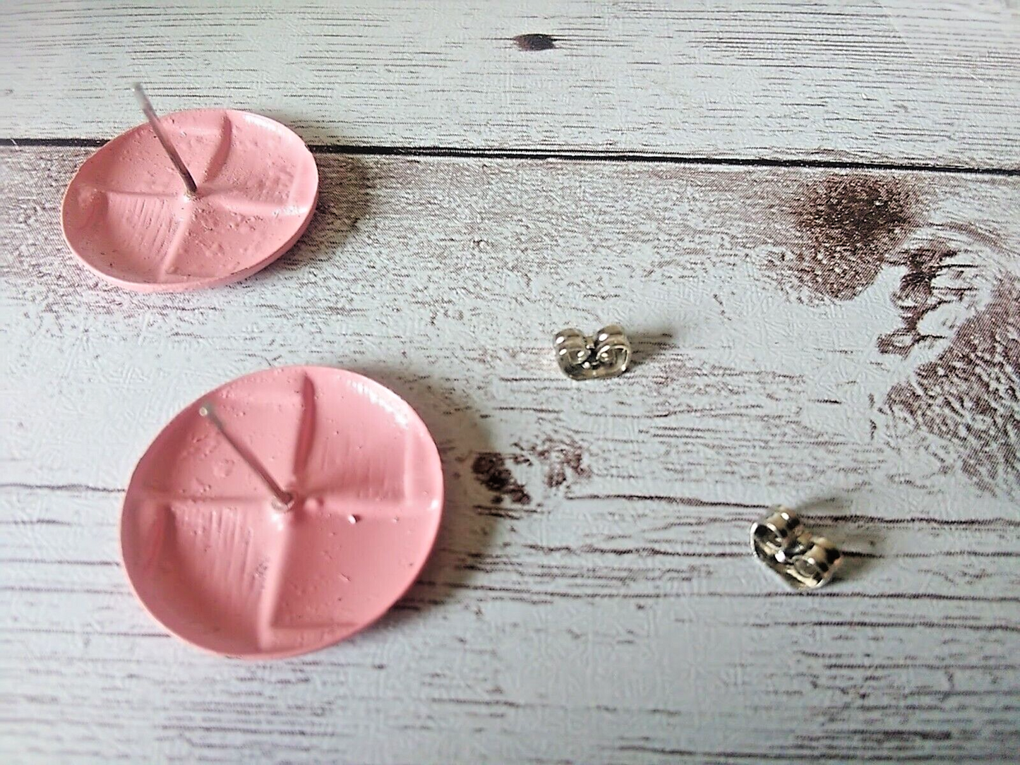 Pink basketweave retro earrings with 1980s vintage flair