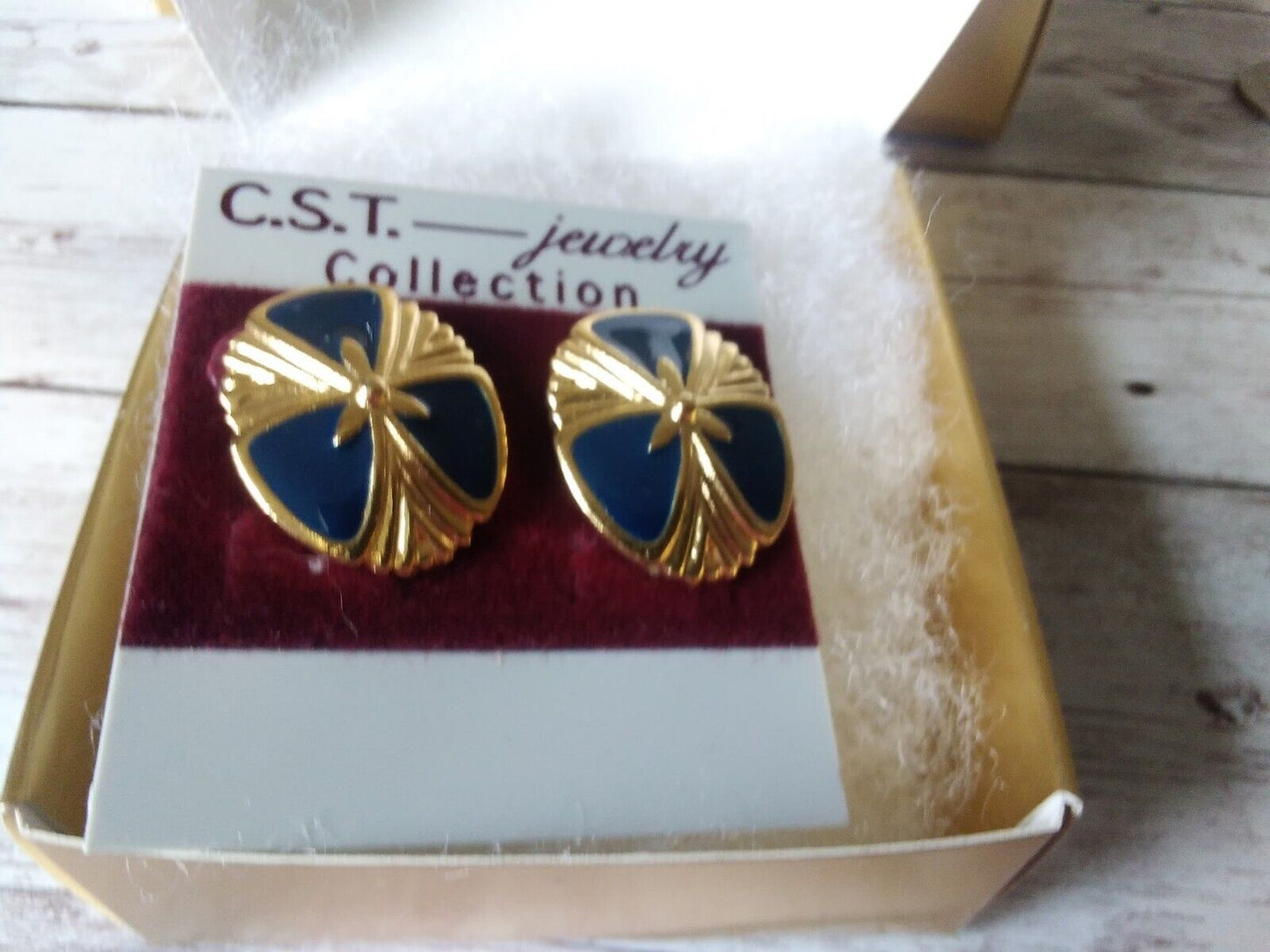 Jetset Elegance: Vintage Sleek Navy Blue and Gold Oval Earrings