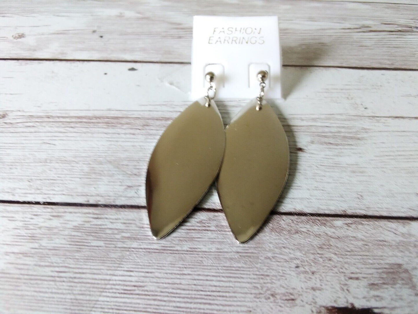 Silver-plated leaf-shaped pierced earrings, 1980s style