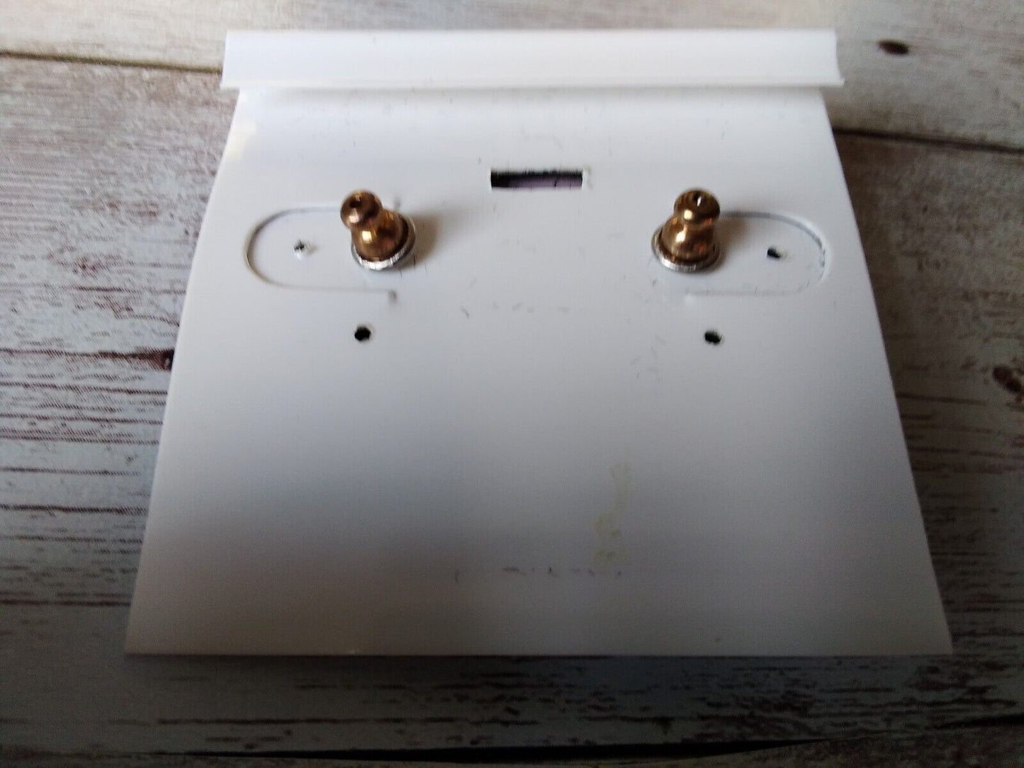 Vintage Lavender Bliss: Authentic 1980s Earrings by Elle