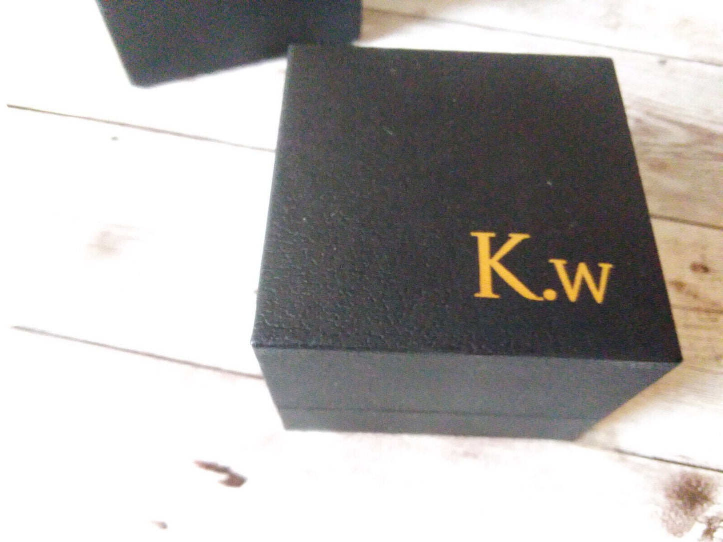 Black box for ring presentation