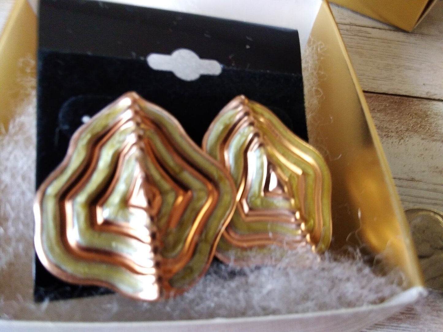 Earthy Enchantment: Authentic Vintage 1980s Conch Pattern Earrings