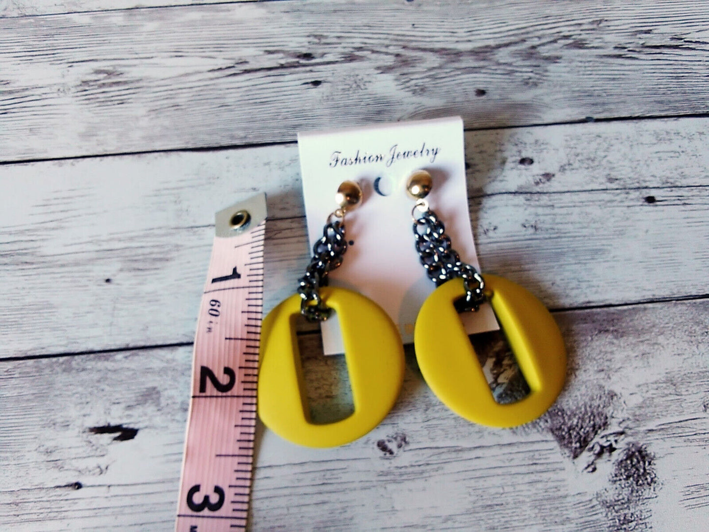 Sunny 80s 90s Fashion Delight: Bright Yellow O-Ring Earrings