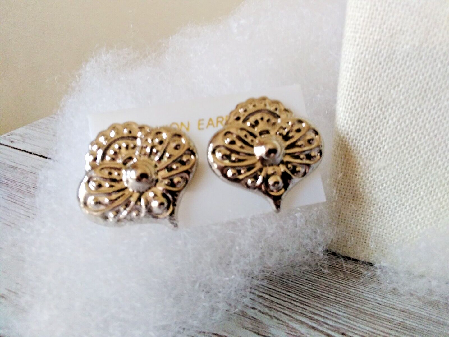 Nostalgic 1980s Rising Sun Heart Earrings