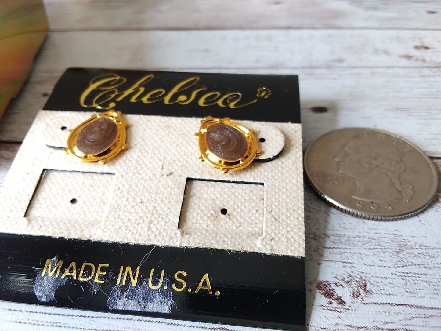 NWT Vintage Authentic 1980s Gold Plated Enamel Stud Earrings