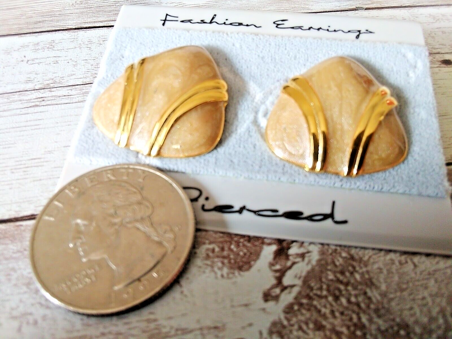 Vintage 1980s round triangle earrings with gold plating