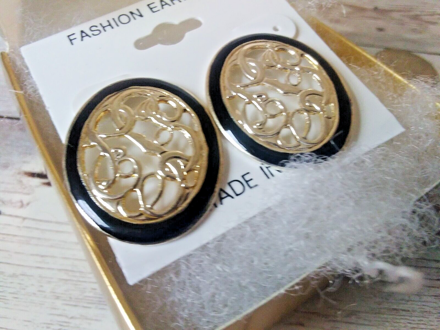 Retro silver vine earrings with luxurious gold gift box
