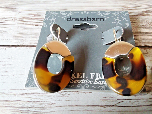 Clever oval tortoise shell drop earrings close-up
