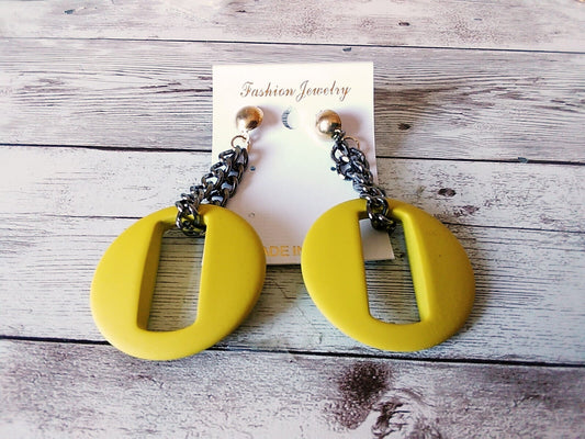 Sunny 80s 90s Fashion Delight: Bright Yellow O-Ring Earrings
