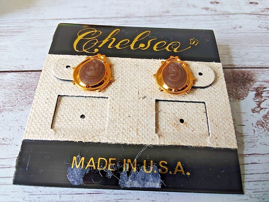 NWT Vintage Authentic 1980s Gold Plated Enamel Stud Earrings