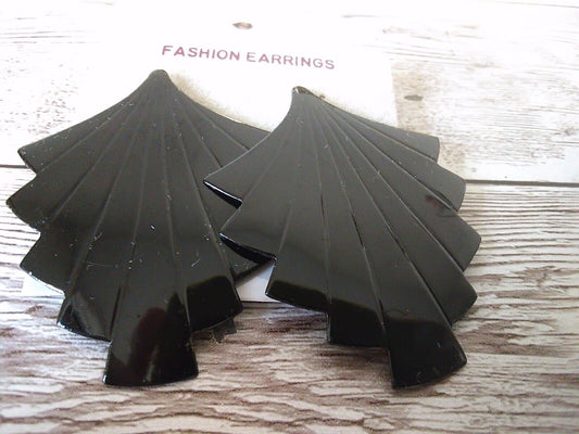 Vintage Glamour Fanfare: 1980s Fan Shaped Dangle Earring