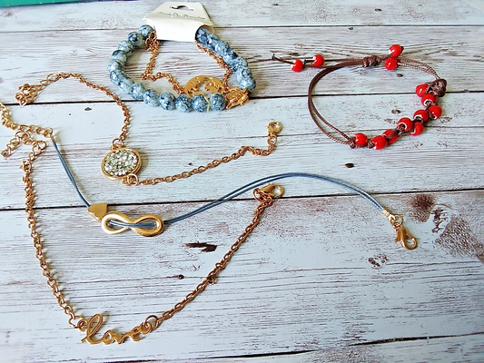 Spring Bloom 5 Bracelet Set in gold tone with gray stones