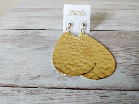 Spellbinding Genuine 1980s Hammered Brass Teardrop Earrings - Retro Magic