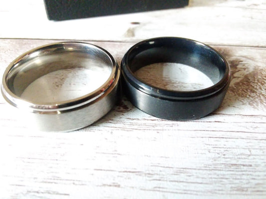 Sleek Size 11.5 Set of 2 Basic Men's Polished Beveled Titanium Rings: 8mm