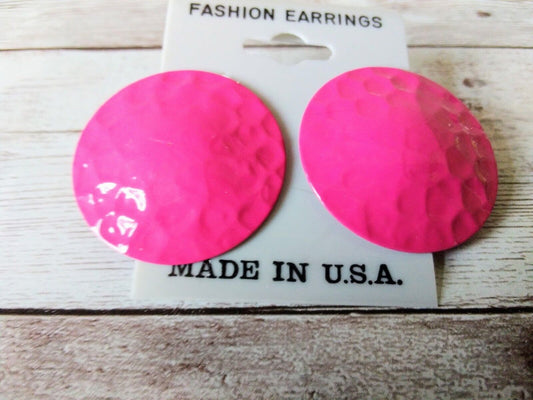 Radiant 80s Revival: Vintage 1980s Hot Pink Hammered Pierced Earrings
