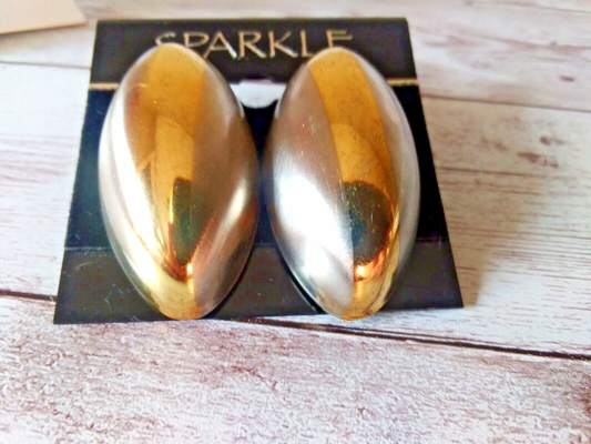 Gold Rush Vintage Ellipsoid Earrings close-up