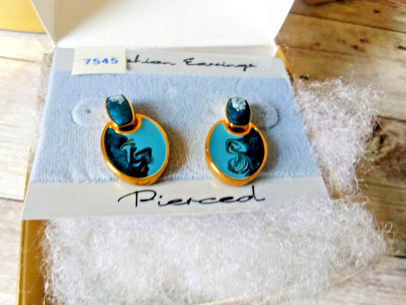 Vintage 1980s blue enamel heart earrings—adorable, retro charm perfect for adding a touch of nostalgic flair. Shop now!