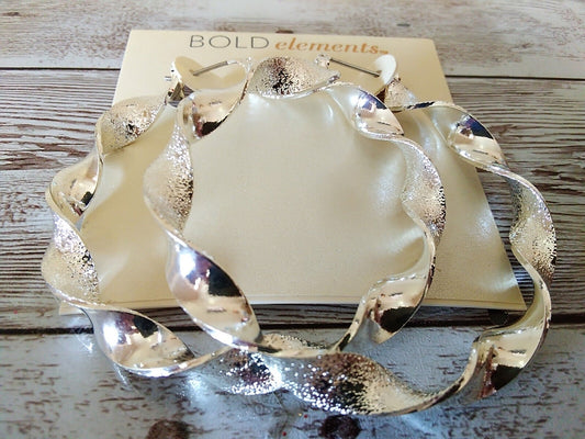 Showstopping Style: XL STUNNING Twisted Silver Tone Hoops